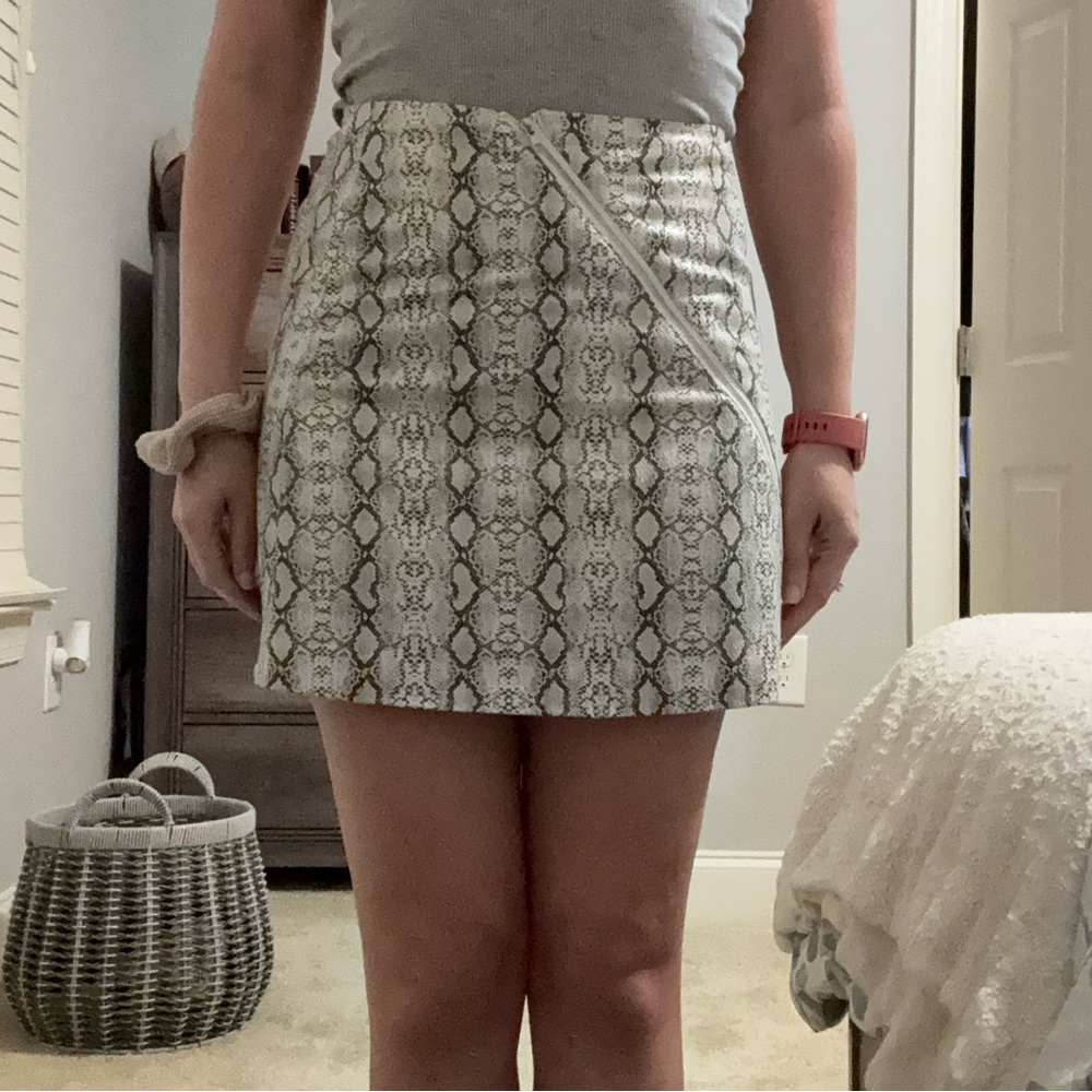 Stylish Snake Print Mini Skirt